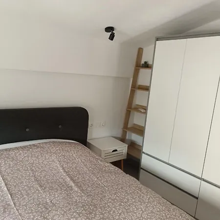 Maria 5 Minimalist Newly Built Maisonette * 카토 알미리