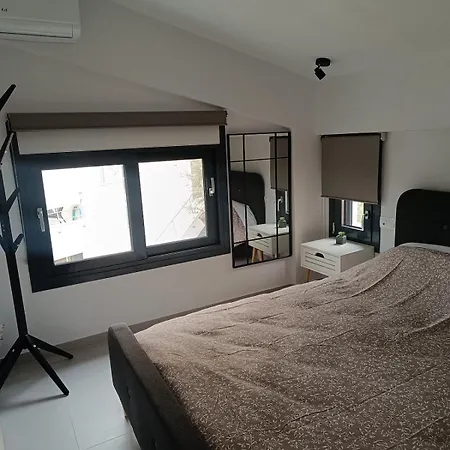 Maria 5 Minimalist Newly Built Maisonette 펜션