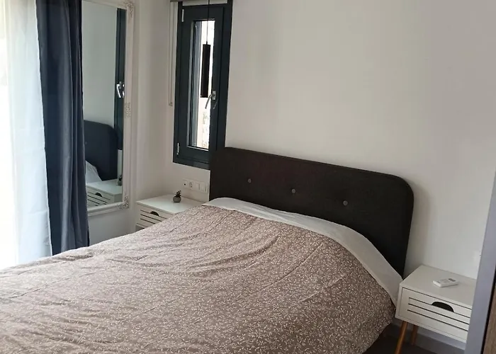 Maria 5 Minimalist Newly Built Maisonette * 카토 알미리